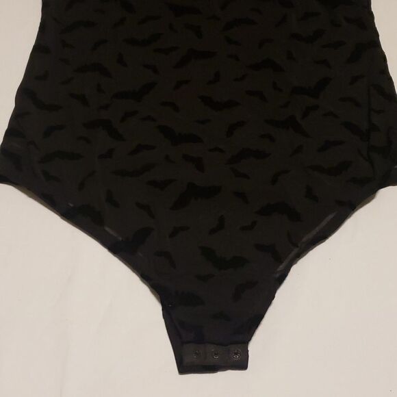 Torrid 3X Black Bat Velvet & Mesh V Neck Bodysuit - Picture 6 of 11